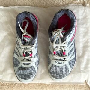 FILA  Used Size 6 Pink and Blue Women Sneakers in Good Condition